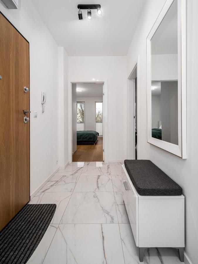 Warsaw Apartments 1 Sierpnia Street Экстерьер фото